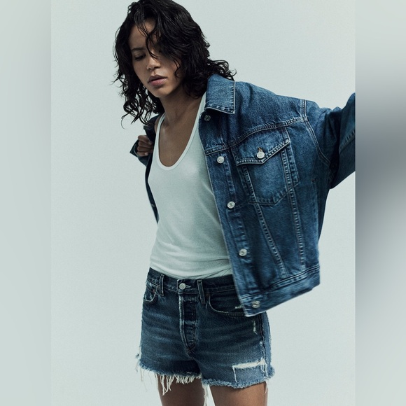 Agolde Pants - NWT AGOLDE Parke Vintage Cut-Off Denim Shorts
In Swapmeet Size 27